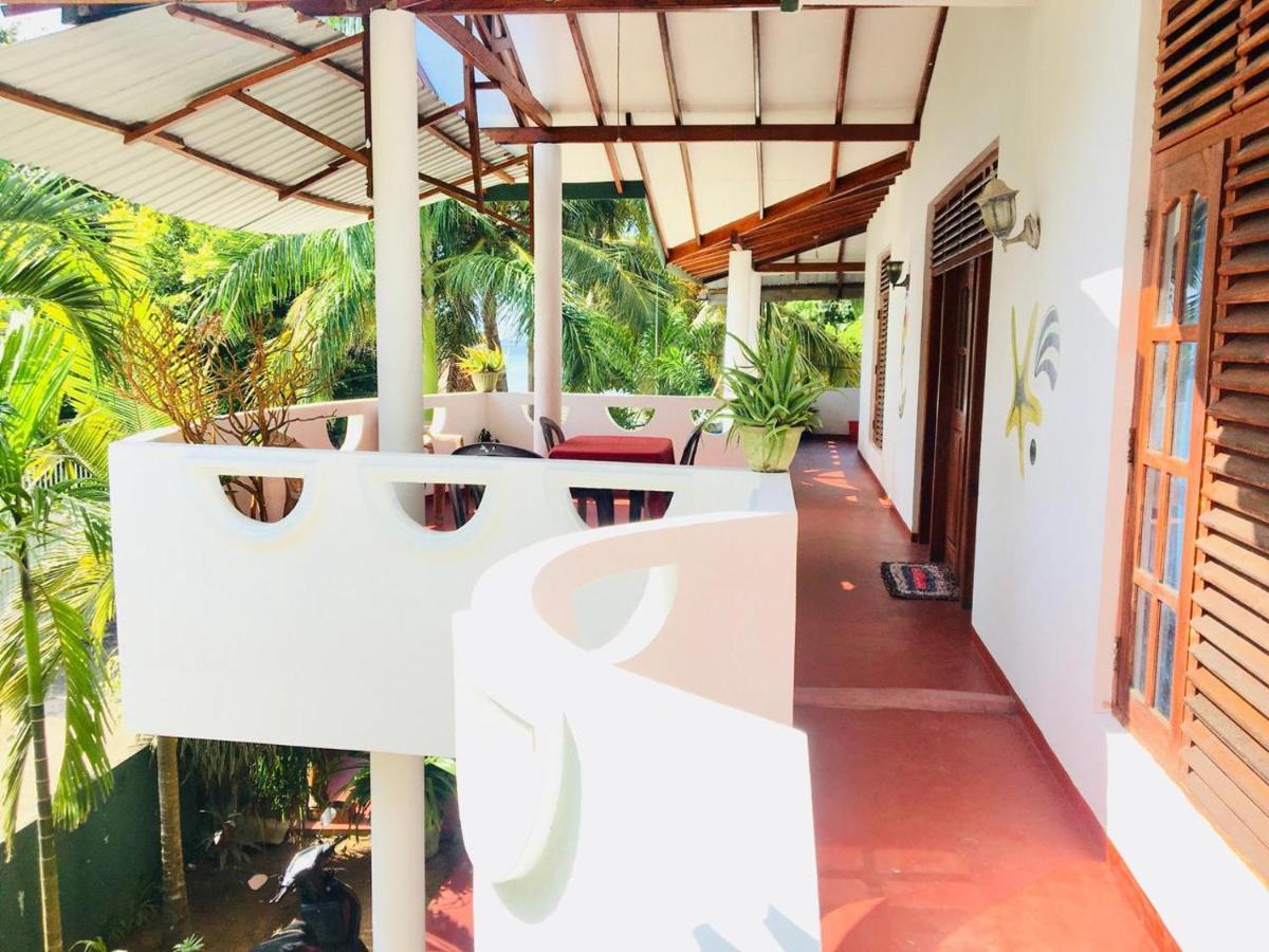 Sunrise Guest House & Restaurant Tangalle Extérieur photo