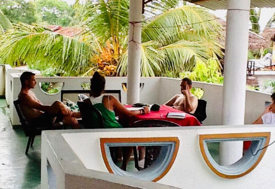 Sunrise Guest House & Restaurant Tangalle Extérieur photo