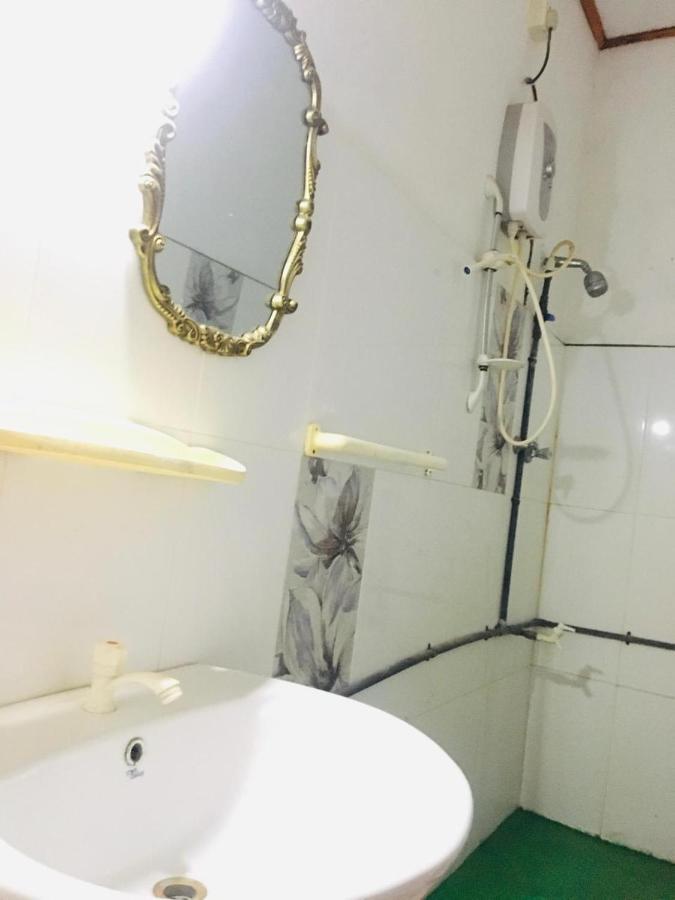 Sunrise Guest House & Restaurant Tangalle Extérieur photo
