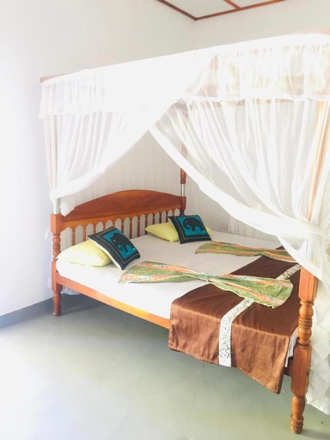 Sunrise Guest House & Restaurant Tangalle Extérieur photo