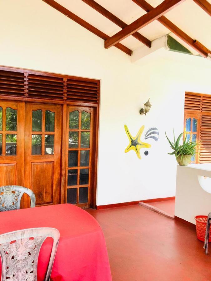 Sunrise Guest House & Restaurant Tangalle Extérieur photo