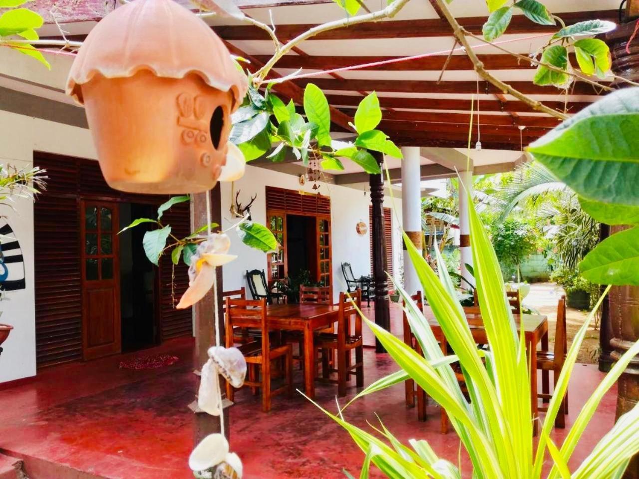 Sunrise Guest House & Restaurant Tangalle Extérieur photo